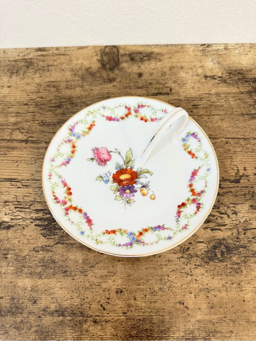 Aria White Handled Floral Serving Plate with Gold Trim - Picture 2 of 8